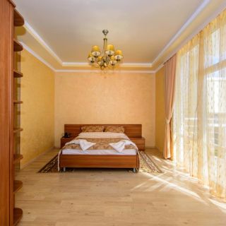 Фото № 6: Крымский курорт Алушта – отдых в Hotel Royal в Алуште, Крым