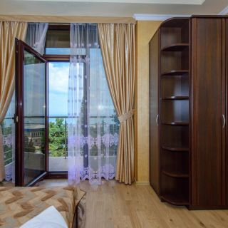 Фото № 5: Крымский курорт Алушта – отдых в Hotel Royal в Алуште, Крым