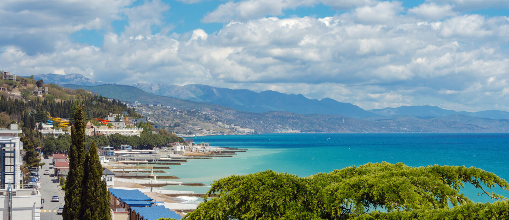 Пляж и море отеля VK-Hotel-Royal, Алушта, Крым