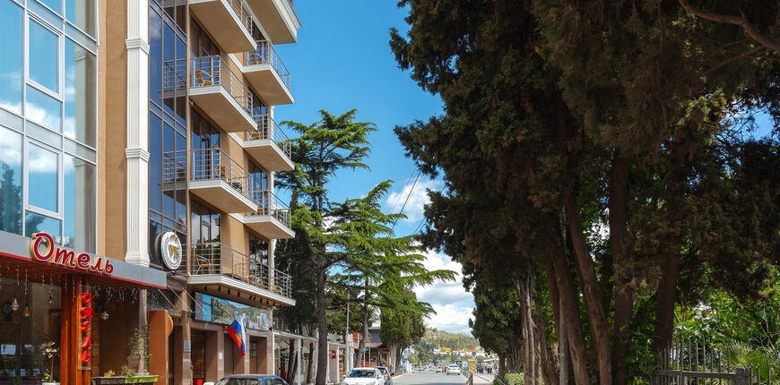 Фото № 1: Отель в Профессорском уголке в Алуште – отдых в Hotel Royal в Алуште, Крым